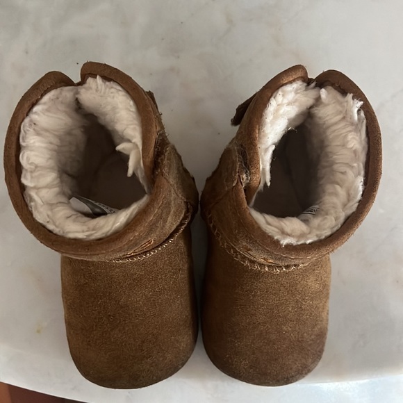 Baby Uggs - Picture 2 of 4